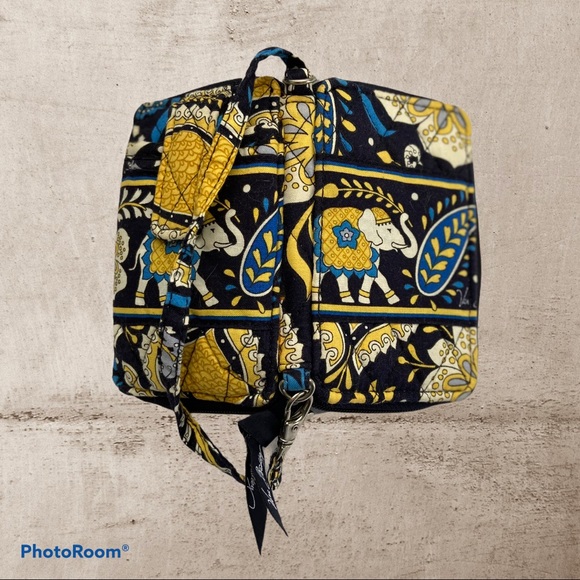 Vera Bradley Ellie Blue All-in-One wristlet wallet - Picture 1 of 4